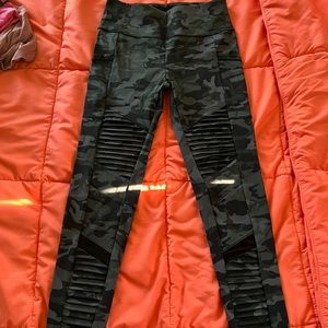 CVG Camo Motos Leggings - Size M